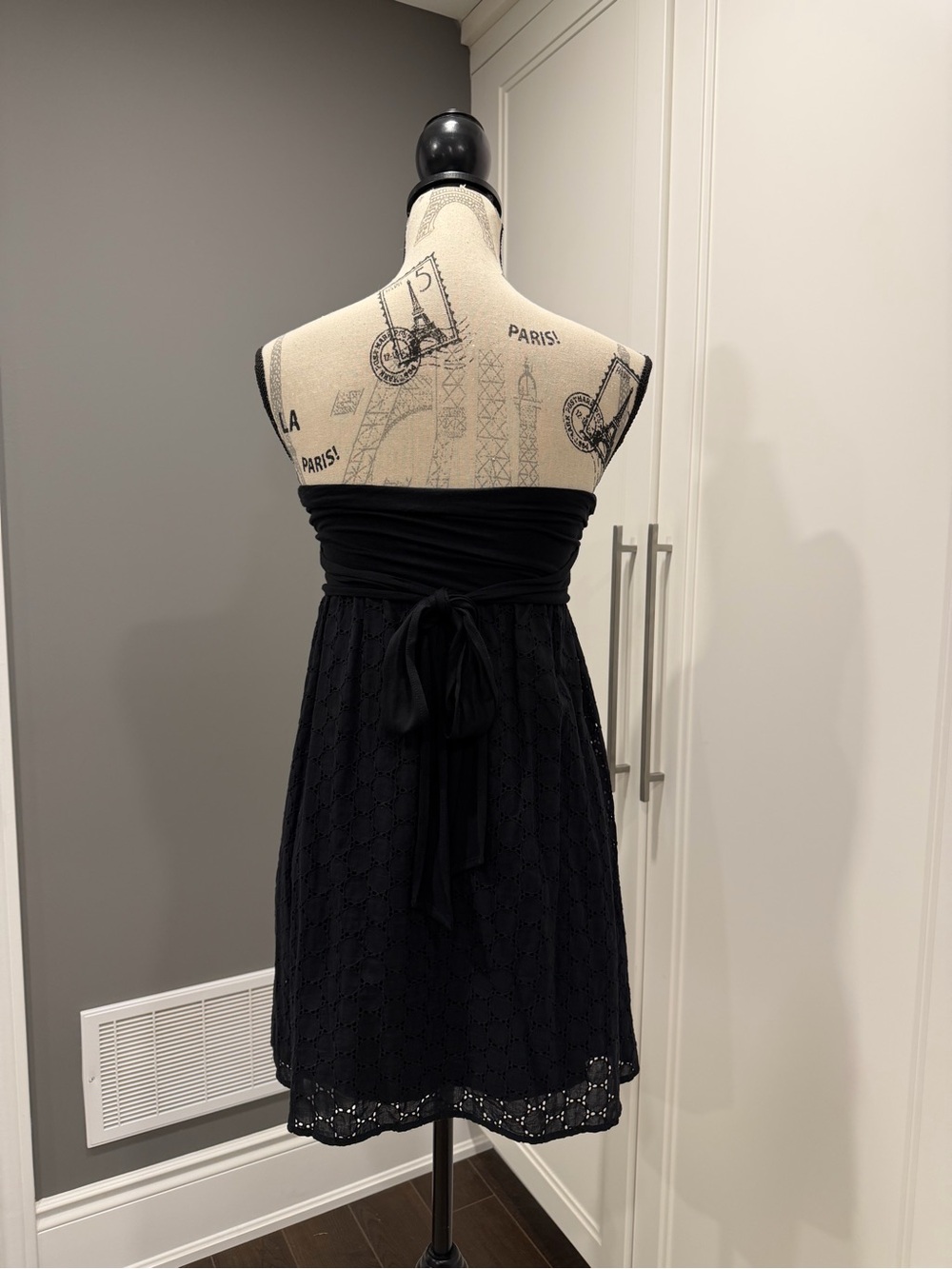 Forever 21 Black Strapless Eyelet Empire Dress - Picture 5 of 16